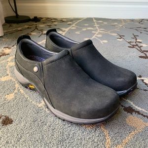 Women’s Dansko Work Shoes Size 39